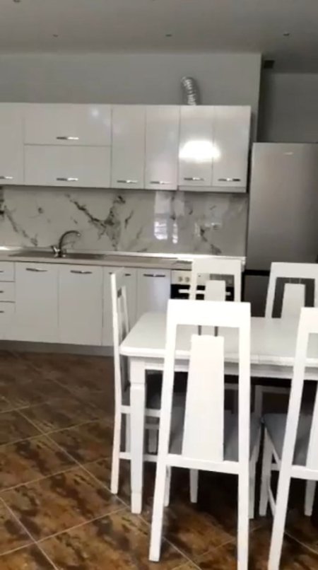 Tirane, jepet me qera 2+1+Ballkon Kati 8, 95 m² 600 € (Don Bosko (Tek Vizion Plus))