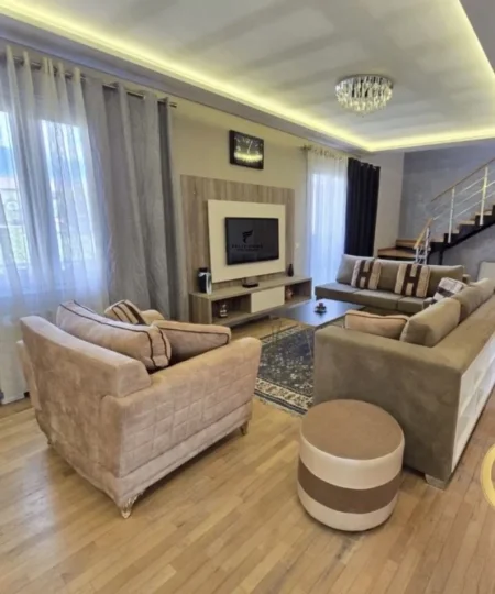 Tirane, jepet me qera apartament Dublex , 100 m² 1.000 € (DON BOSKO)