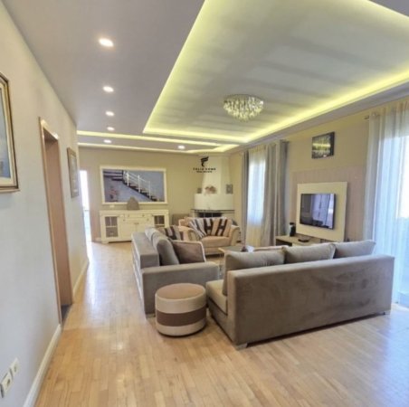 Tirane, jepet me qera apartament Dublex , 100 m² 1.000 € (DON BOSKO)