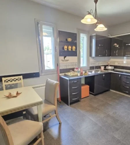 Tirane, jepet me qera apartament Dublex , 100 m² 1.000 € (DON BOSKO)