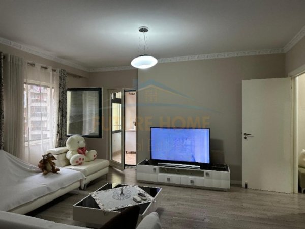 Tirane, shitet apartament 2+1 Kati 5, 105 m² 250.000 € (Stacioni i Trenit)