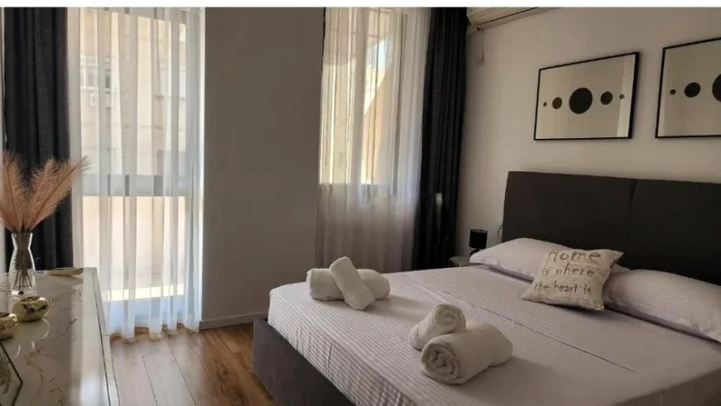 Tirane, jepet me qera apartament 2+1 Kati 2, 80 m² 800 € (rruga e kavajes)