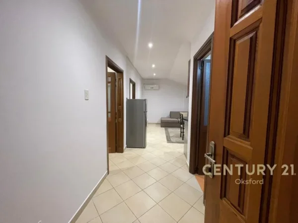 Tirane, jepet me qera apartament 2+1+Ballkon Kati 2, 60 m² 550 € (vilat selite)