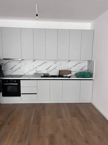 Tirane, jepet me qera apartament 2+1 Kati 3, 600 € 