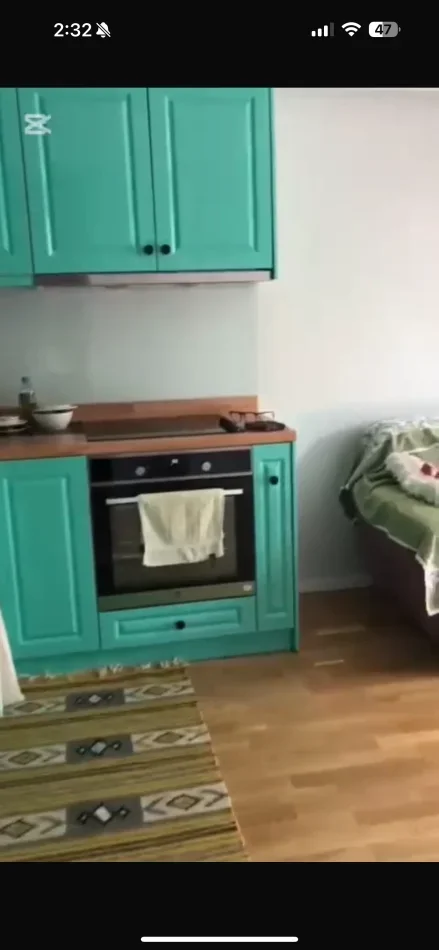 Tirane, jepet me qera apartament 1+1 Kati 4, 45 m² 550 € (Rruga Emin Duraku)