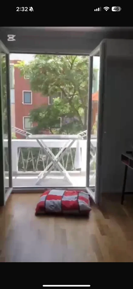 Tirane, jepet me qera apartament 1+1 Kati 4, 45 m² 550 € (Rruga Emin Duraku)