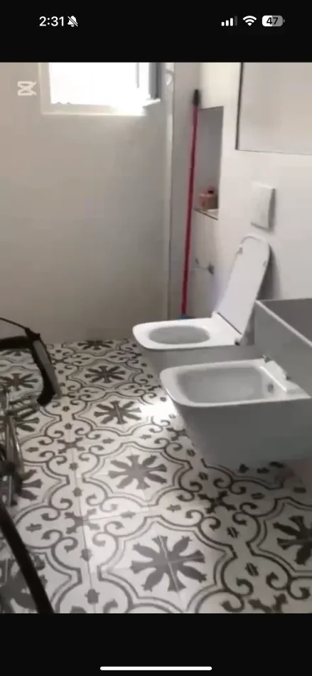 Tirane, jepet me qera apartament 1+1 Kati 4, 45 m² 550 € (Rruga Emin Duraku)