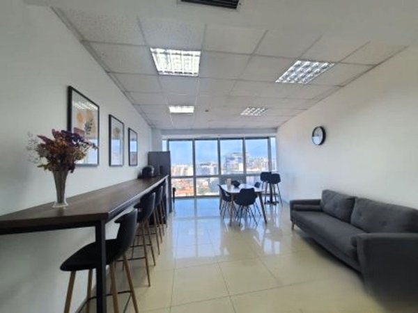 Tirane, jepet me qera zyre Kati 10, 202 m² 2.400 € (rruga e dibres)