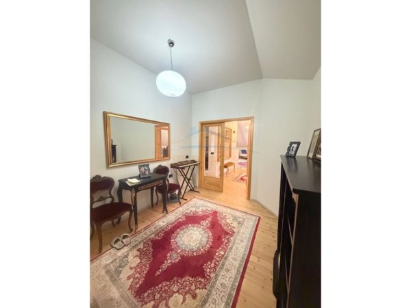 Tirane, shitet apartament 2+1+Ballkon Kati 5, 310 m² 640.000 € 