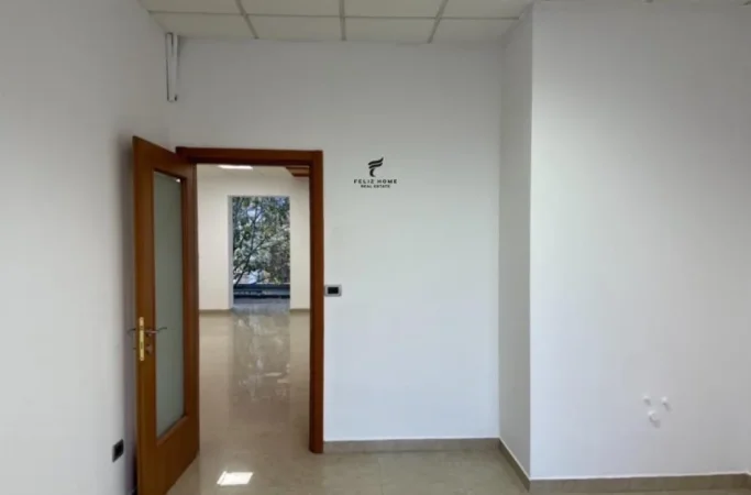 Tirane, jepet me qera zyre Kati 2, 100 m² 1.000 € (BLLOK)