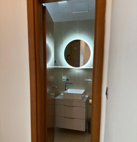 Tirane, jepet me qera zyre Kati 2, 100 m² 1.000 € (BLLOK)