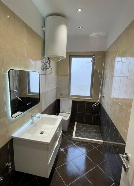 Tirane, shitet apartament 1+1 Kati 3, 61 m² 121.000 € (astir)