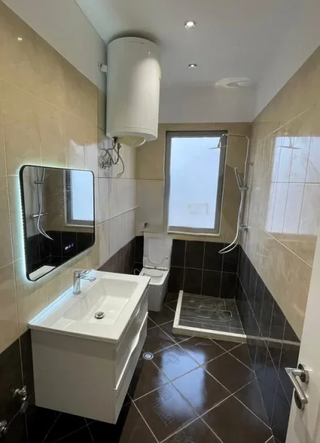 Tirane, shitet apartament 1+1 Kati 3, 61 m² 121.000 € (astir)