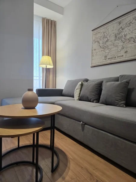 Tirane, jepet me qera apartament 1+1 , 75 m² 850 € (Mine Peza)