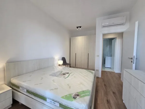 Tirane, jepet me qera apartament 1+1 , 75 m² 850 € (Mine Peza)