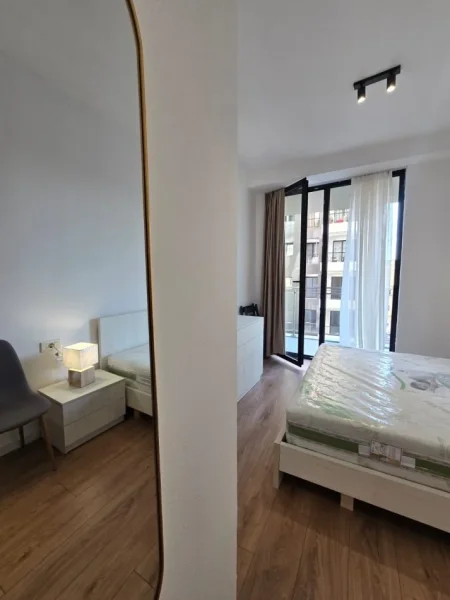 Tirane, jepet me qera apartament 1+1 , 75 m² 850 € (Mine Peza)