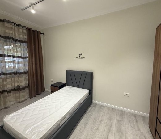 Tirane, jepet me qera apartament 2+1 Kati 1, 80 m² 850 € (BLLOKU)