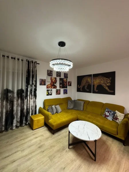 Tirane, shitet apartament 1+1 Kati 1, 74 m² 81.000 € (Prane 2 Luaneve ne Fresk.)