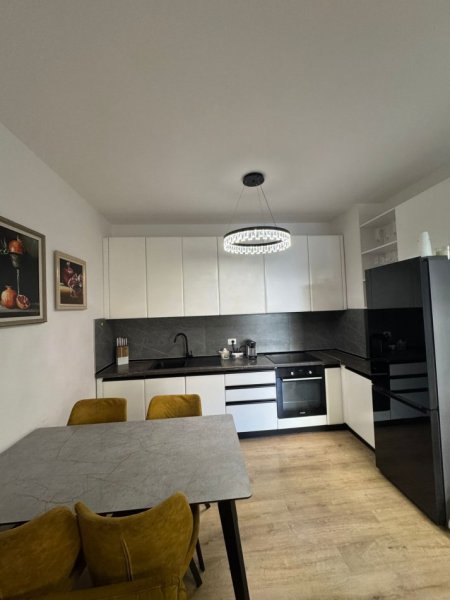 Tirane, shitet apartament 1+1 Kati 1, 74 m² 81.000 € (Prane 2 Luaneve ne Fresk.)