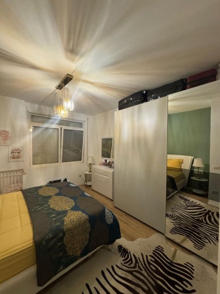 Tirane, shitet apartament 1+1 Kati 1, 74 m² 81.000 € (Prane 2 Luaneve ne Fresk.)