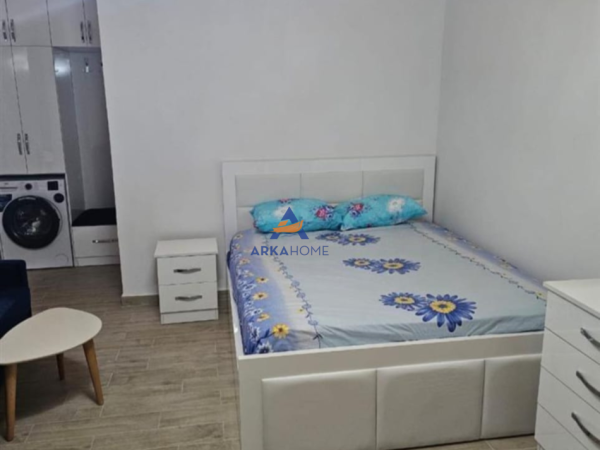 Tirane, jepet me qera garsonier 1+1 Kati 0, 35 m² 350 €