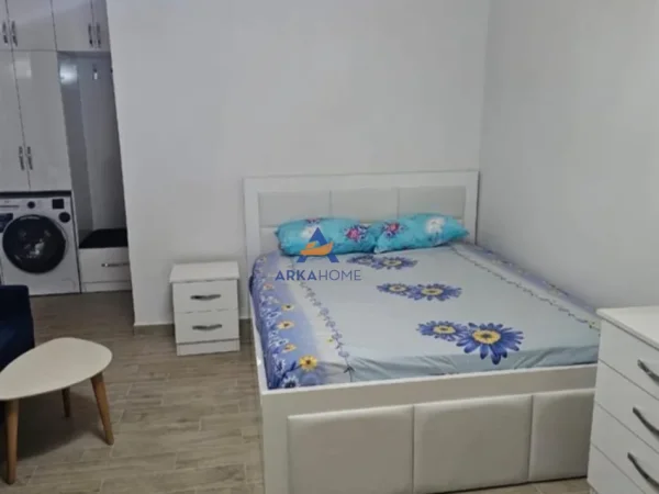 Tirane, jepet me qera garsonier 1+1 Kati 0, 35 m² 350 €