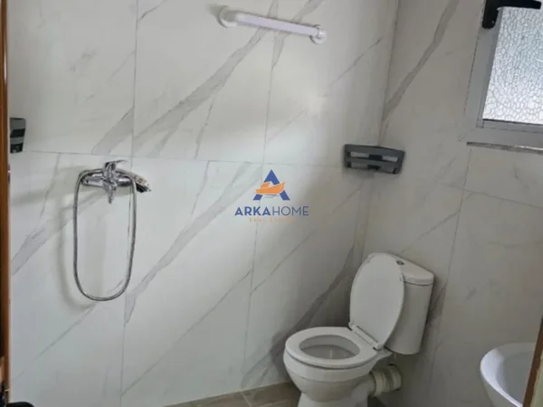 Tirane, jepet me qera garsonier 1+1 Kati 0, 35 m² 350 €