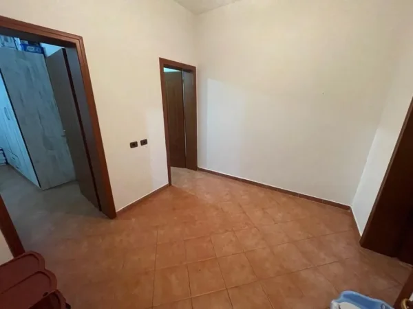 Tirane, shitet 1+1+Ballkon Kati 2, 144.500 € 