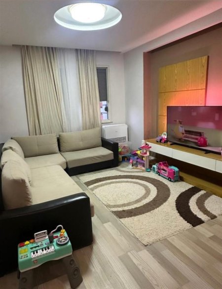 Tirane, jepet me qera apartament 2+1 Kati 4, 90 m² 500 € (Bulevardi Migjeni Astir)