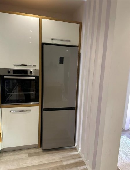 Tirane, jepet me qera apartament 2+1 Kati 4, 90 m² 500 € (Bulevardi Migjeni Astir)