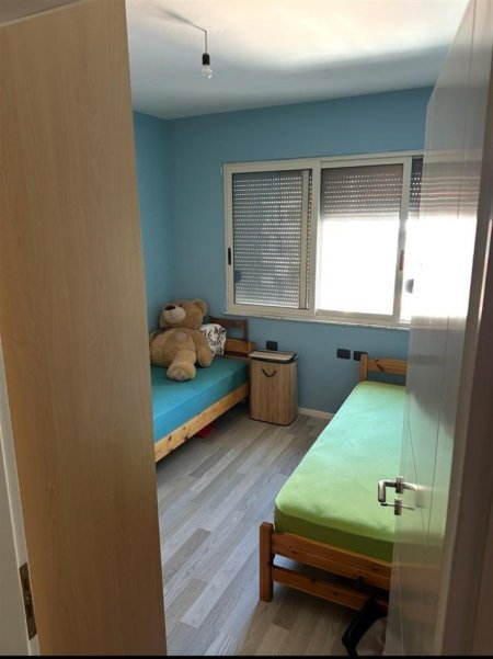 Tirane, jepet me qera apartament 2+1 Kati 4, 90 m² 500 € (Bulevardi Migjeni Astir)