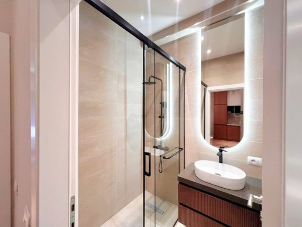 Tirane, shitet apartament 1+1 , 60 m² 159.000 € (spitali amerikan 3)