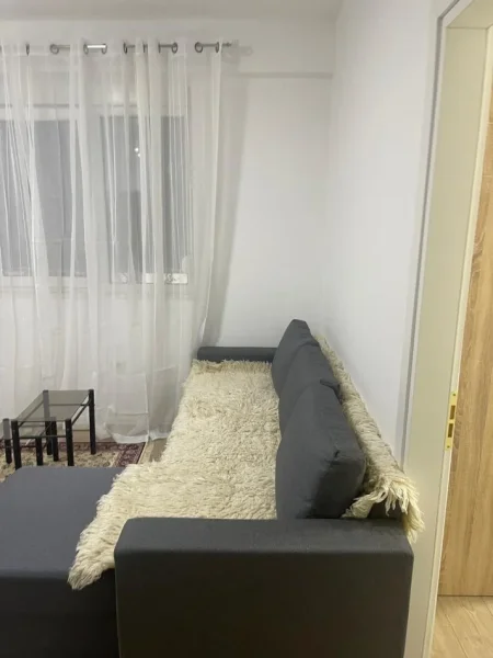 Tirane, jepet me qera apartament 1+1 Kati 1, 70 m² 500 € (liqeni thate)
