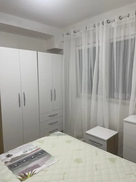Tirane, jepet me qera apartament 1+1 Kati 1, 70 m² 500 € (liqeni thate)
