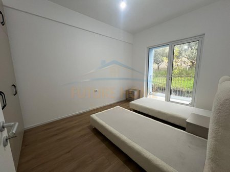 Tirane, jepet me qera apartament 2+1+Ballkon Kati 2, 110 m² 630 € (Fresku)