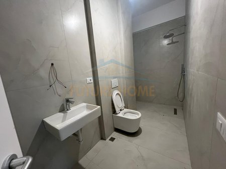 Tirane, jepet me qera apartament 2+1+Ballkon Kati 2, 110 m² 630 € (Fresku)