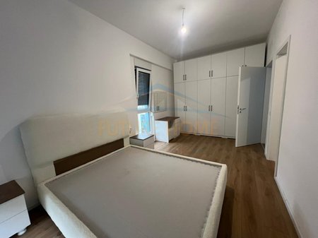 Tirane, jepet me qera apartament 2+1+Ballkon Kati 2, 110 m² 630 € (Fresku)