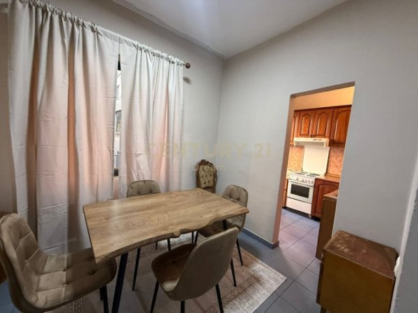 Tirane, jepet me qera apartament 1+1 Kati 4, 50 m² 500 € 