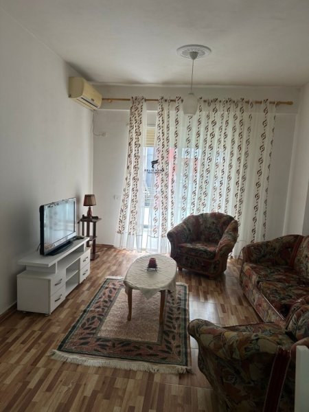 Tirane, jepet me qera apartament 1+1 Kati 4, 70 m² 500 € (RRUGA E KAVAJES)