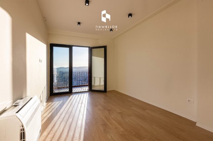 Tirane, jepet me qera ambjent biznesi Kati 18, 77 m² 85,000All/Muaj || (Rruga e Kavajes, Garden Building)