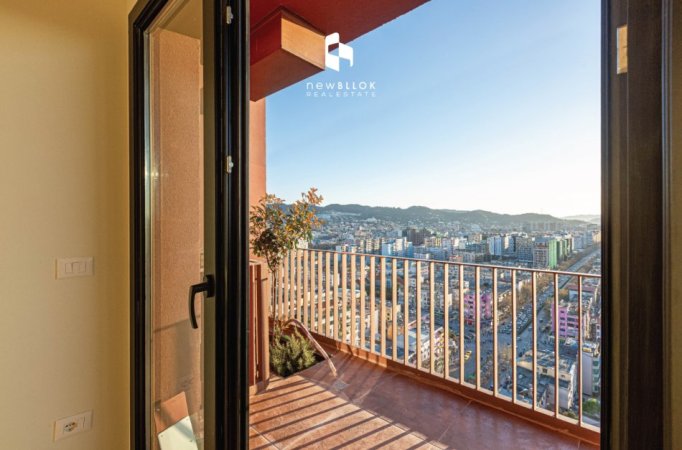 Tirane, jepet me qera ambjent biznesi Kati 18, 77 m² 85,000All/Muaj || (Rruga e Kavajes, Garden Building)