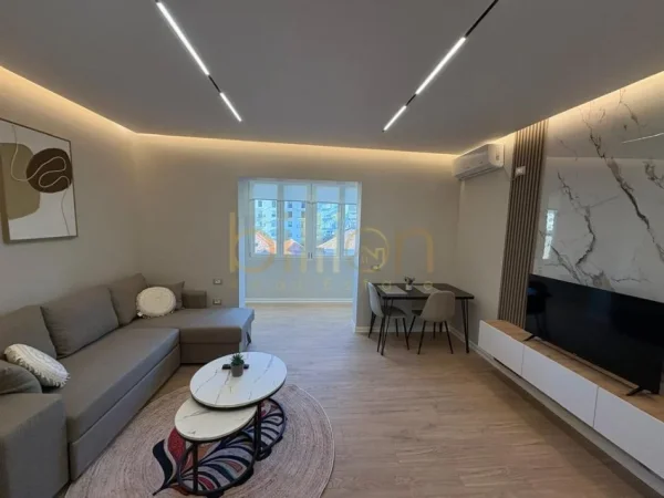 Tirane, shitet 2+1 , 90 m² 235.000 € (Rruga Barrikadave)