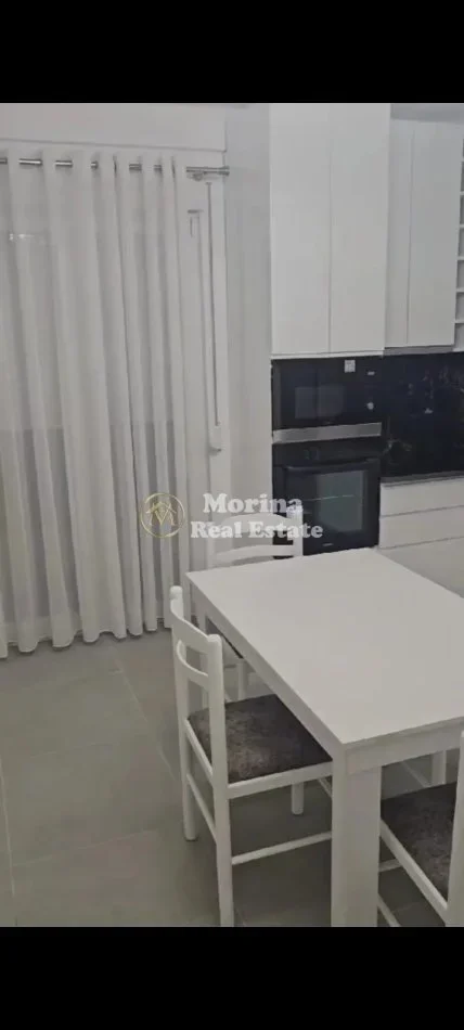 Tirane, jepet me qera apartament 1+1 Kati 1, 65 m² 400 € (Selite)