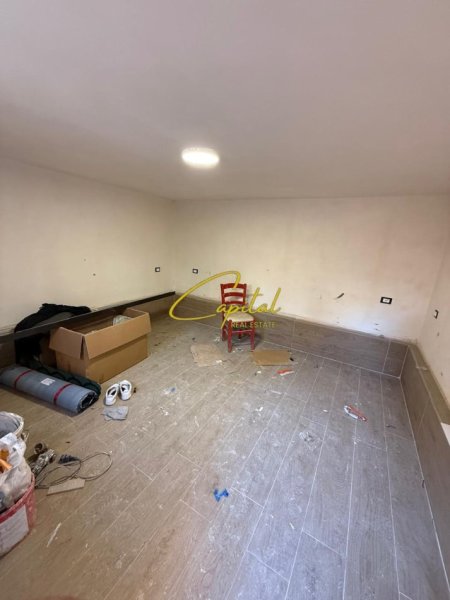 Tirane, jepet me qera Vile 4+1 Kati 2, 340 m² 2.000 € (21 DHJETORI)