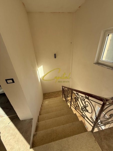 Tirane, jepet me qera Vile 4+1 Kati 2, 340 m² 2.000 € (21 DHJETORI)