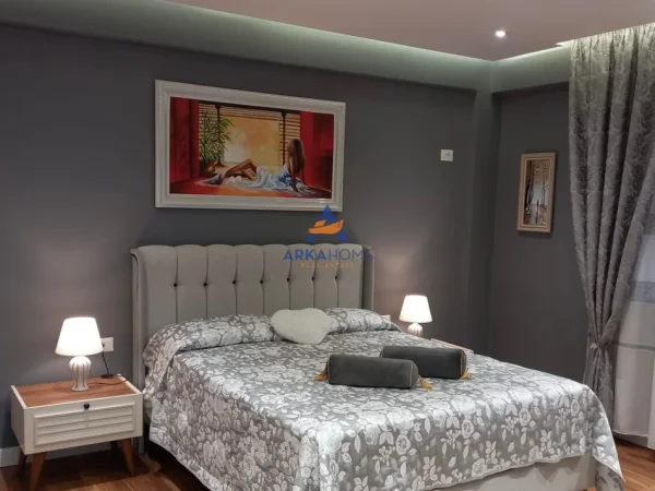 Tirane, jepet me qera apartament 1+1+Ballkon Kati 4, 70 m² 779 € 