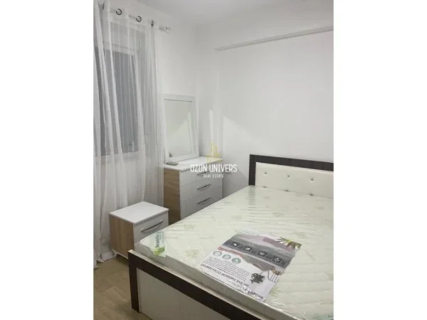 Tirane, jepet me qera apartament 1+1 Kati 1, 100 m² 500 € (Rruga Dritan Hoxha)