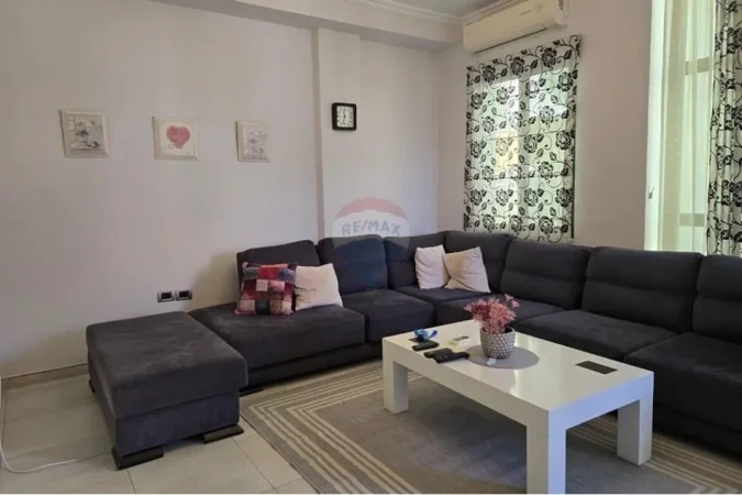 APARTAMENT 2+1 ME QIRA , RRUGA RRAPO HEKALI !!