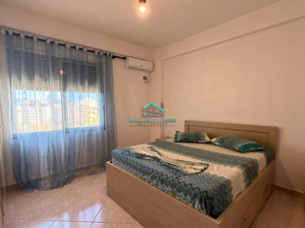 Vlore, jepet me qera apartament 1+1 Kati 7, 60 m² 300 € (VLORE)