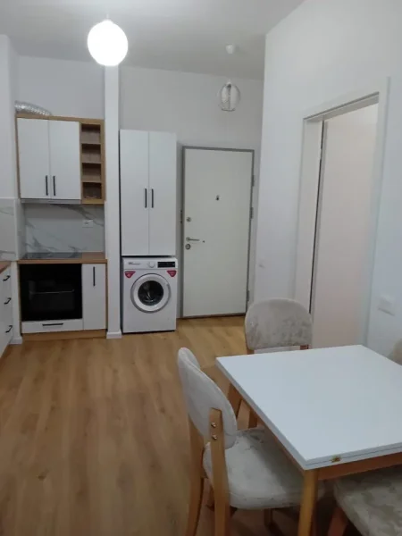 Shqiperi, jepet me qera apartament 1+1+Ballkon Kati 7, 48 m² 400 € (Ali Demi)